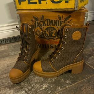 Michael Kors Monogram boots size 8 NEW!